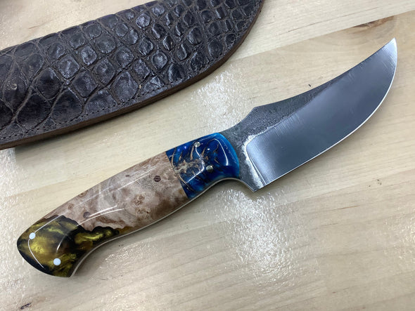 Serenity Knives Skinner Knife in CPM154 Blue Pinecone Bolster with AAO Maple & Resin Hybrid Handle